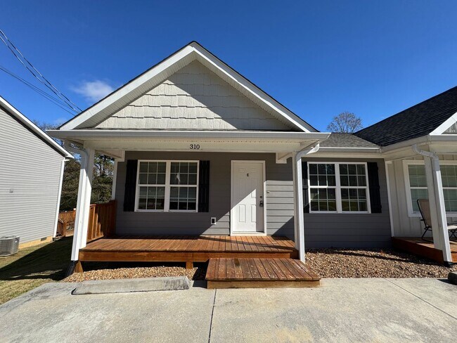 Building Photo - 310 N Varnell Rd