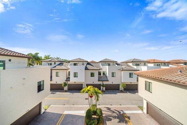 Building Photo - 4648 NW 83rd Ave