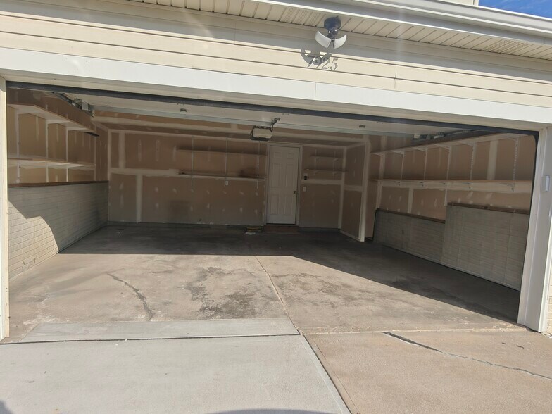 Building Photo - 7925 S 157th St