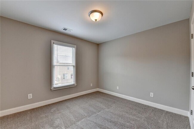 Building Photo - 812 Red Hart Ln