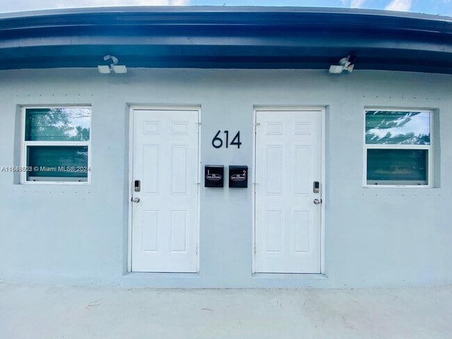 Primary Photo - 614 N 56th Ave