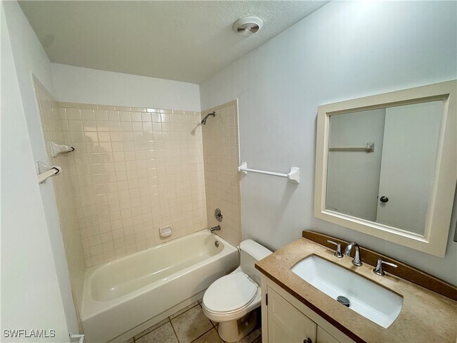 Building Photo - 1490 Churchill Cir