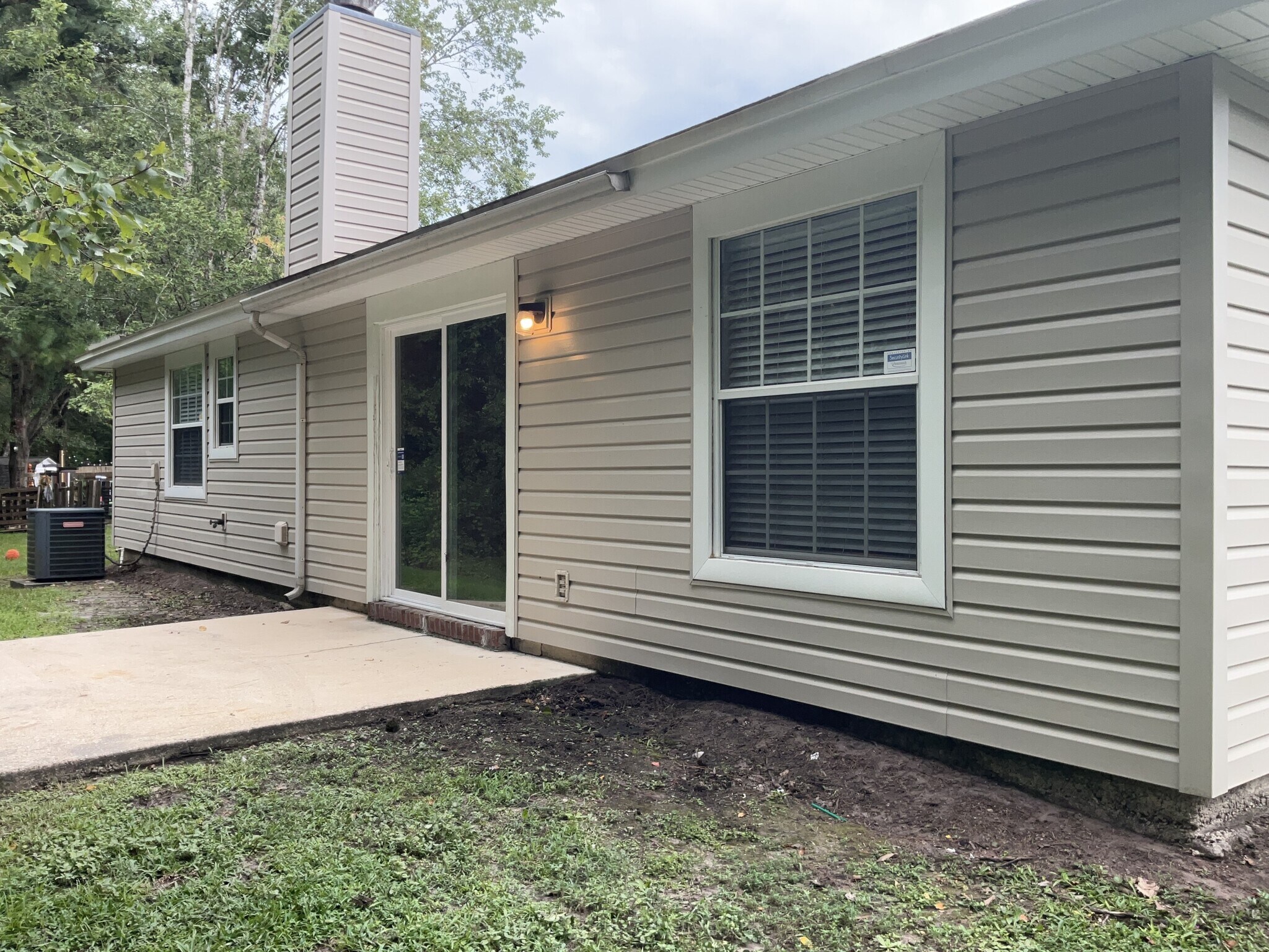 Building Photo - 7691 Enderby Ave E