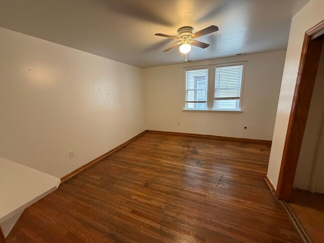 Building Photo - 121 Kellogg St