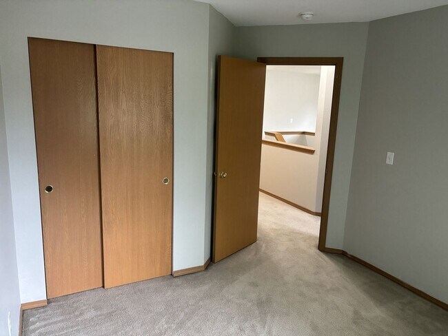 Building Photo - Stunning 3-Bedroom Home in Puyallup's Silver Pointe For Rent!