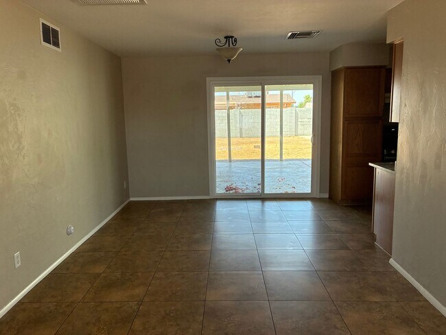 Building Photo - Spacious 4 BR 2BA w/ Large Lot in Paradise Valley!!  Located at 36th St and Greenway