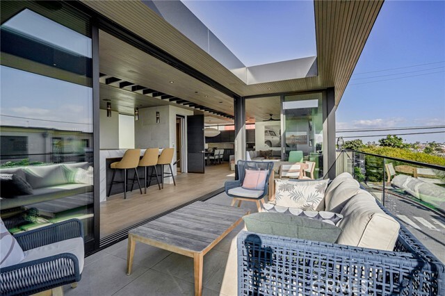 Building Photo - 405 26th St