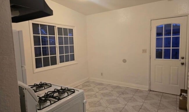 Building Photo - 1310 S Atlantic Dr