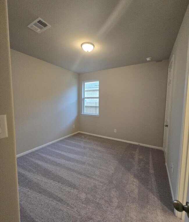 Building Photo - 27502 Clear Breeze Dr
