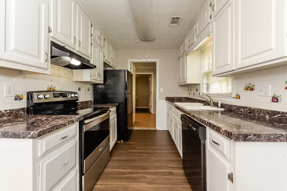 Building Photo - 2015 Lullwater Cir