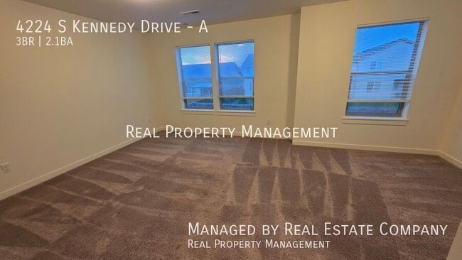 Building Photo - 4224 S Kennedy Dr