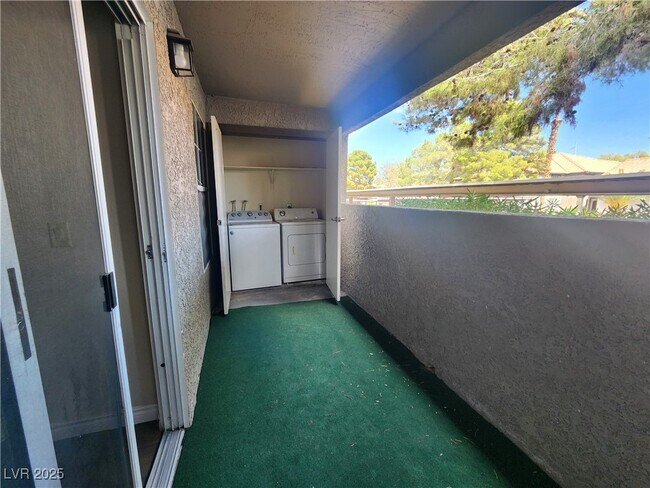 Building Photo - 2606 S Durango Dr
