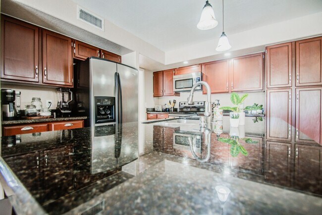 Building Photo - 4bd, 3ba on Arrowhead Golf Course!