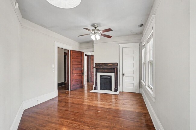 Building Photo - 309 S Park Ave