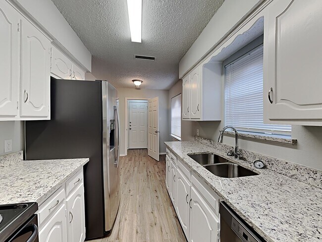 Building Photo - Coming Soon! 3 BR/2BA | Newly Renovated Single Family Home | Fenced backyard | In Mesquite
