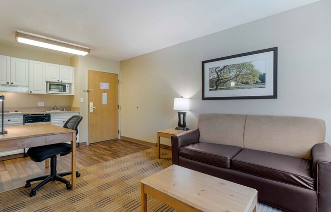 Building Photo - Furnished Studio-Pleasanton - Chabot Dr.