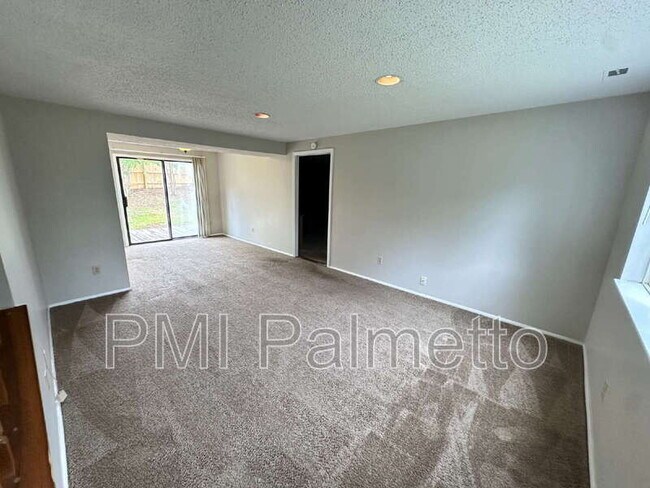 Building Photo - 154 Snow Ln