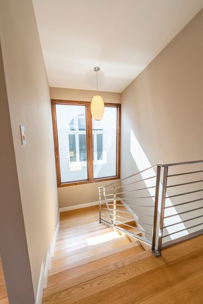 Building Photo - Beautiful Manhattan Beach Rental Home!