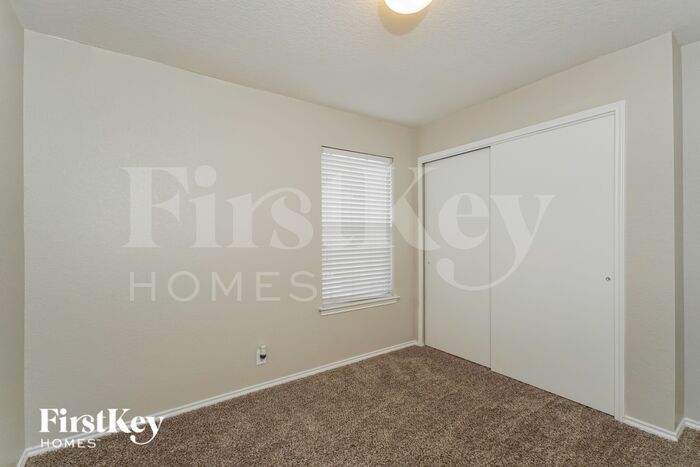 Building Photo - 118 Cindy Lou Dr