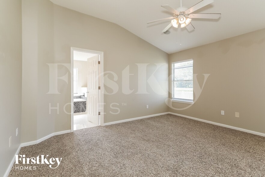 Building Photo - 9146 Jennifer Ln