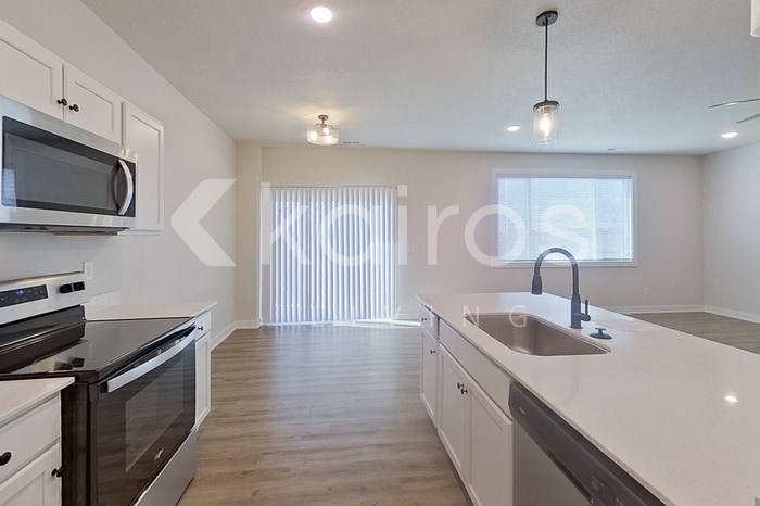 Building Photo - 6936 Holly Ct