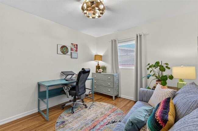 Building Photo - 2444 34th Ave N