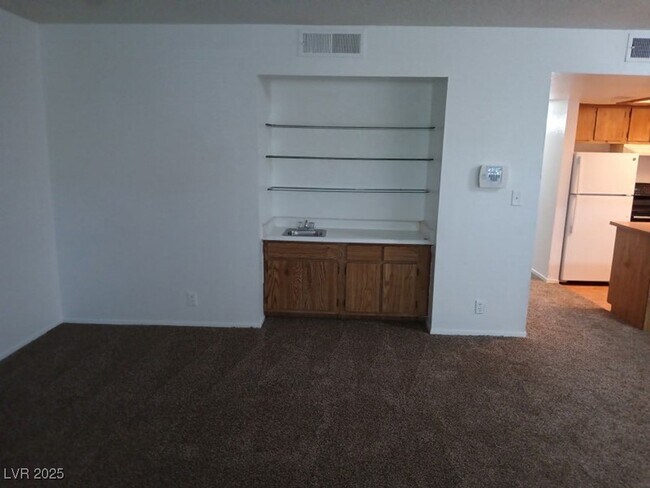 Building Photo - 6201 Bellota Dr