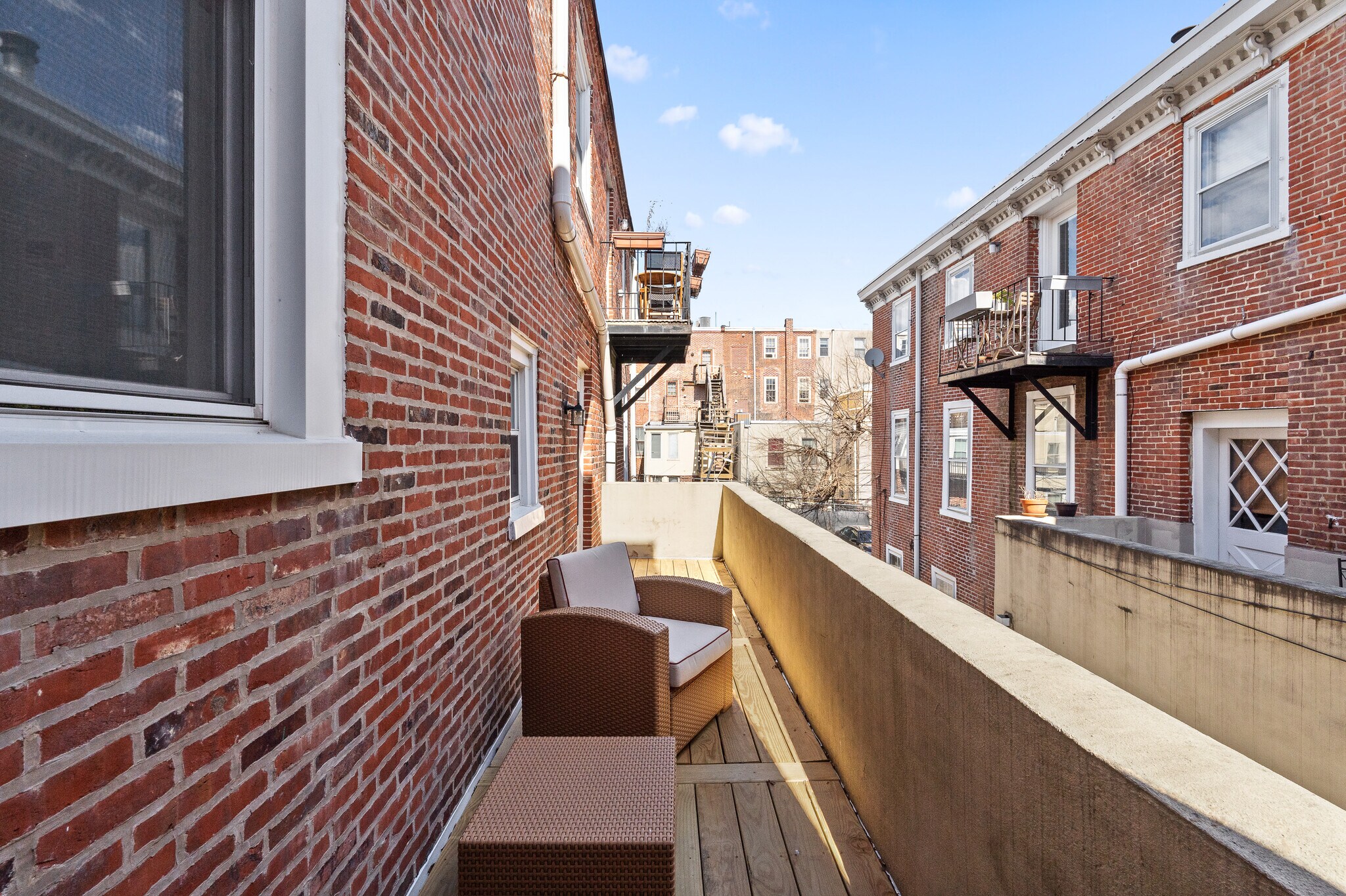 Building Photo - 1613 Green St