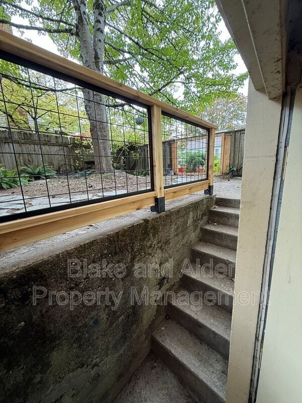 Building Photo - 7824 SE 11th Ave