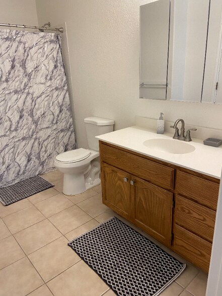 Building Photo - 2404 Thomas St