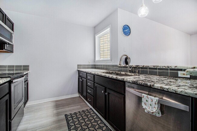 Building Photo - 3051 Barclay Way