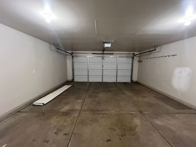 Building Photo - No Application Fee! Snow Canyon Home!