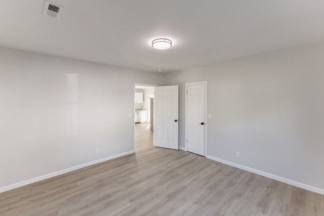 Building Photo - Decatur Property