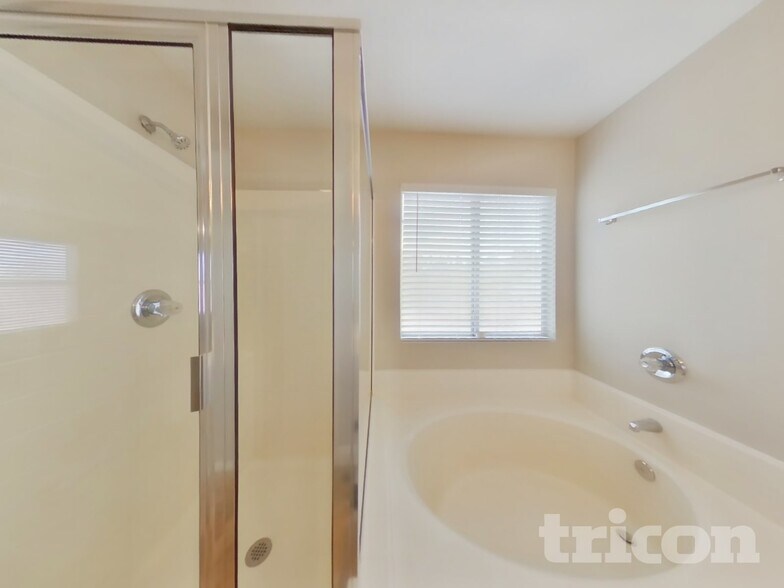 Building Photo - 9637 Christine View Ct