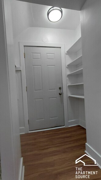 Building Photo - 1255 N Harding Ave