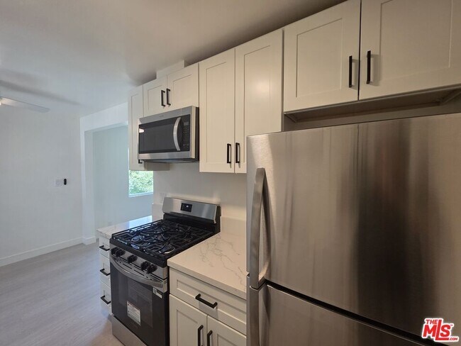 Building Photo - 1411 Innes Pl