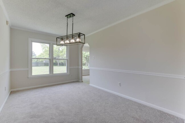 Building Photo - 1121 Nipigon Ct
