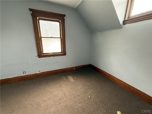 Building Photo - 154 Seeley Ave