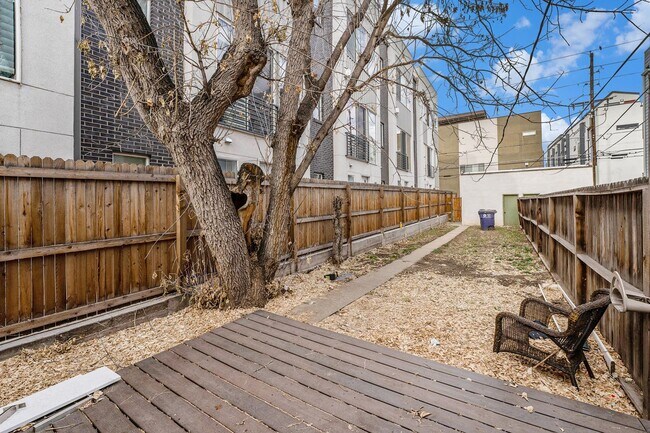 Building Photo - 2825 W 25th Ave