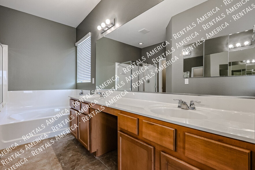 Building Photo - 41407 W Barcelona Dr