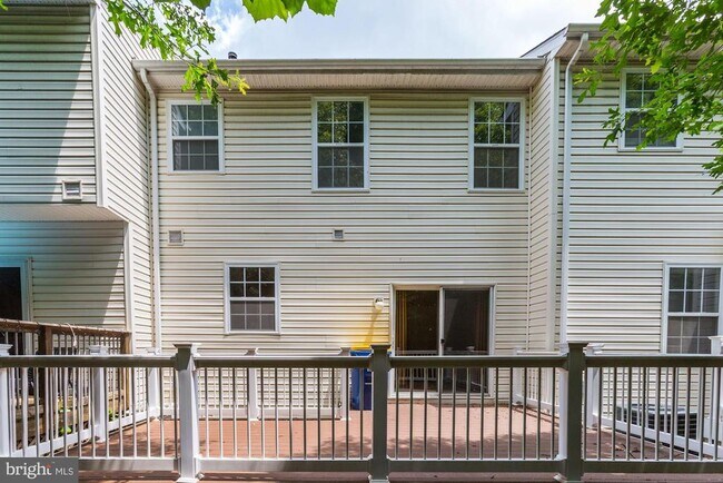 Building Photo - 7041 Water Oak Rd