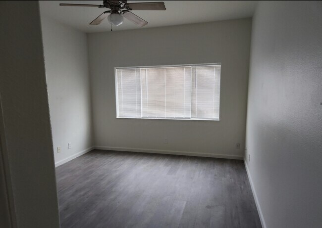 Building Photo - 4100 Camanche Pkwy N
