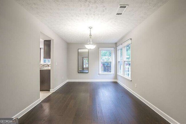 Building Photo - 1351 Omie Way