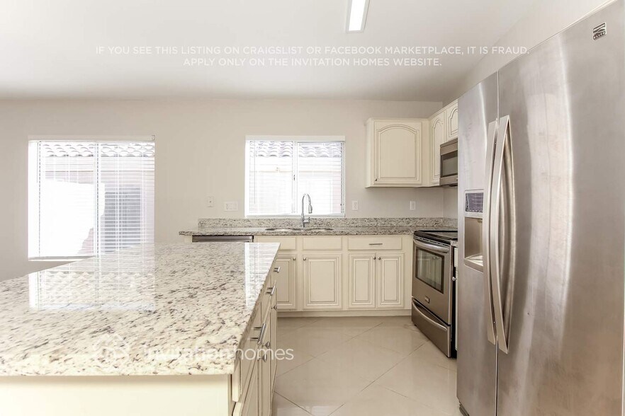 Building Photo - 17749 N 113th Ave