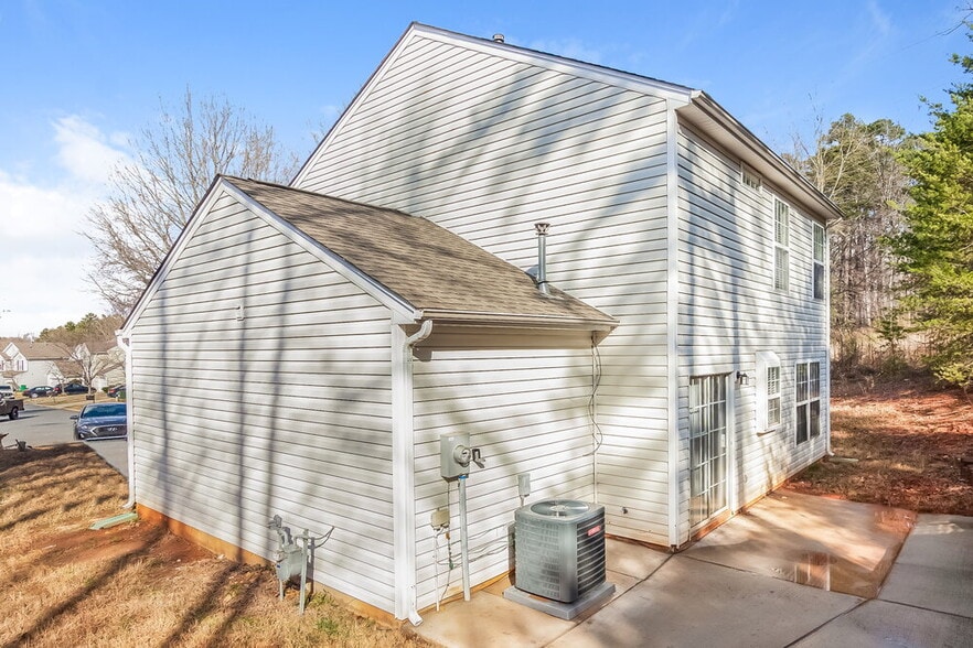 Building Photo - 7000 Indian Ridge Ln