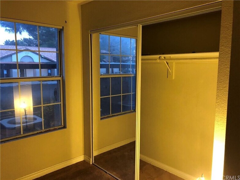 Building Photo - 2606 S Durango Dr