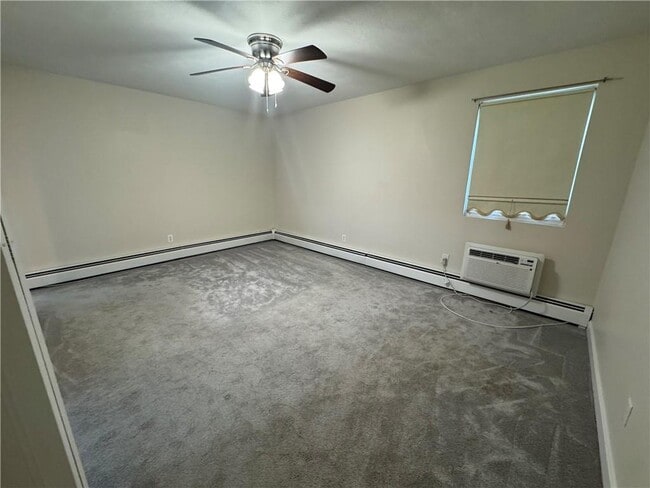 Building Photo - 260 George Waterman Rd