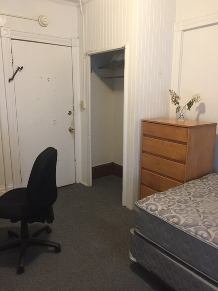 Room 2 - 410 Stewart Ave