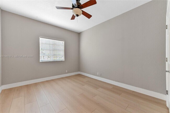 Building Photo - Washington Street, Hollywood, FL 33021 - 2 BR 2 BA townhouse