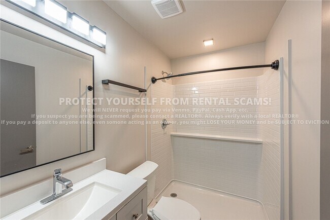 Building Photo - 315 Eureka Aly